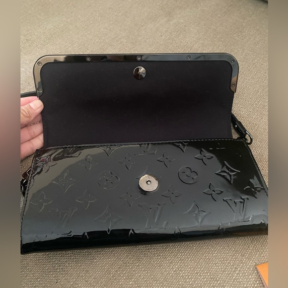 Louis Vuitton Vernis Rossmore MM Noir Magnetique - Picture 7 of 16